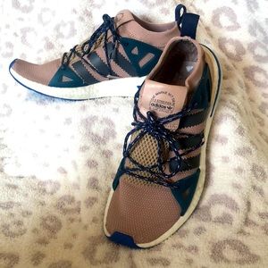 Unique Adidas Flyknit Tennis Shoe